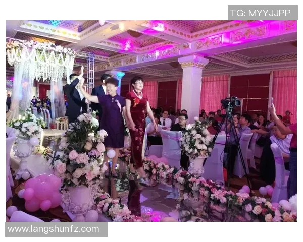 青岛足球明星婚礼盛典精彩瞬间回顾与幸福时刻分享 青岛足球明星婚礼盛典精彩瞬间回顾与幸福时刻分享