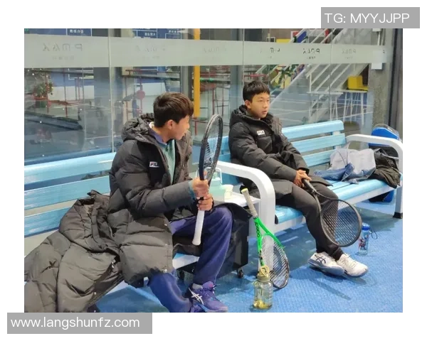 重庆网球队与上海网球队赛后复盘探讨团队协作的关键因素与表现分析